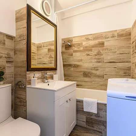 Jad Family & Calea Bucuresti 公寓