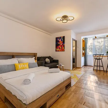 Jad Apartments - Spitalul Judetean Brasov Брашов