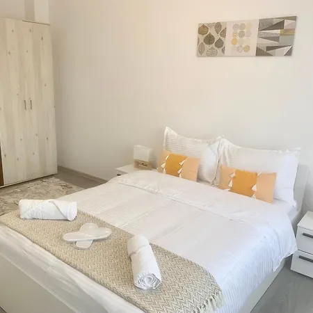 Jad Family & Calea Bucuresti 公寓 *